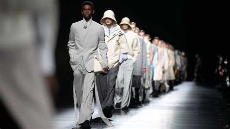 defile dior homme janvier 2023|Défilé Homme Hiver 2023.